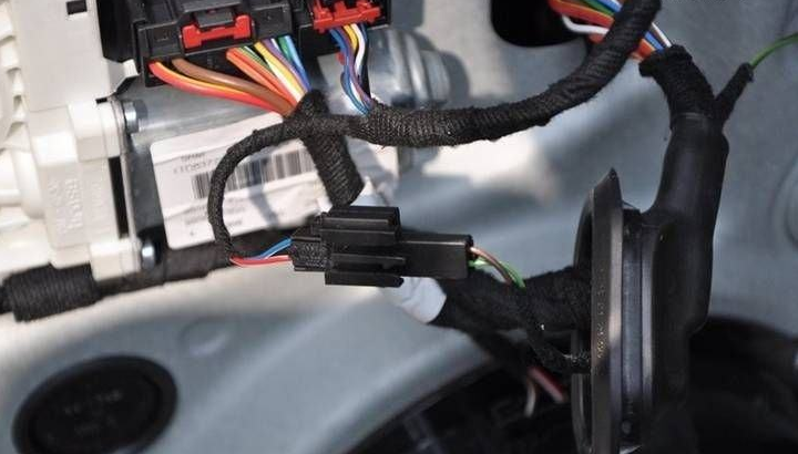 中国汽车线束胶带行业加速国产替代，2025年市场迎来新机遇